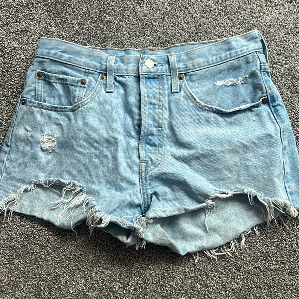 Women’s Levi Jean Shorts 501